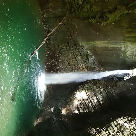 Valnascosta Pensión 3*