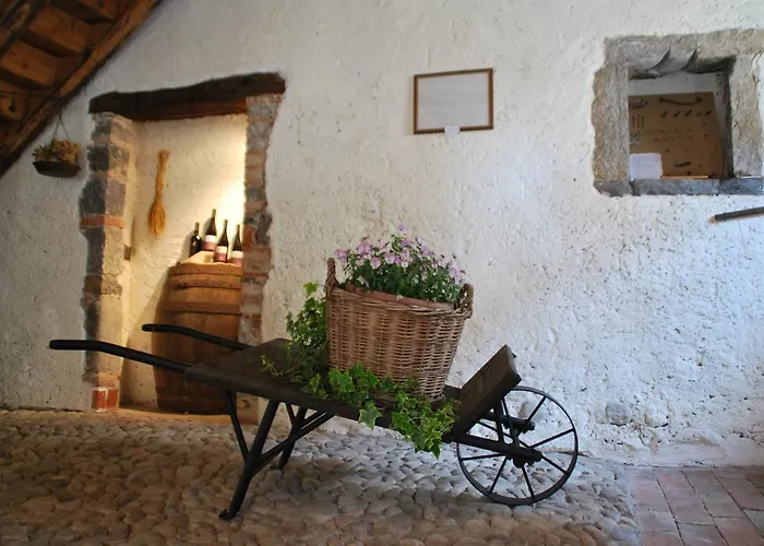 Valnascosta بيت ضيافة