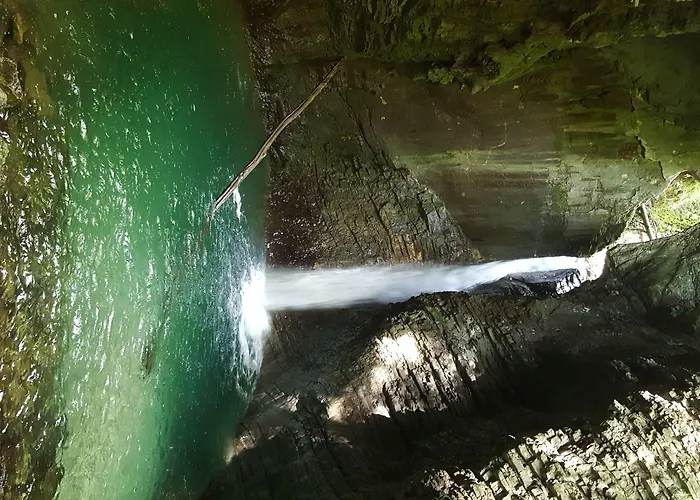 Valnascosta بيت ضيافة